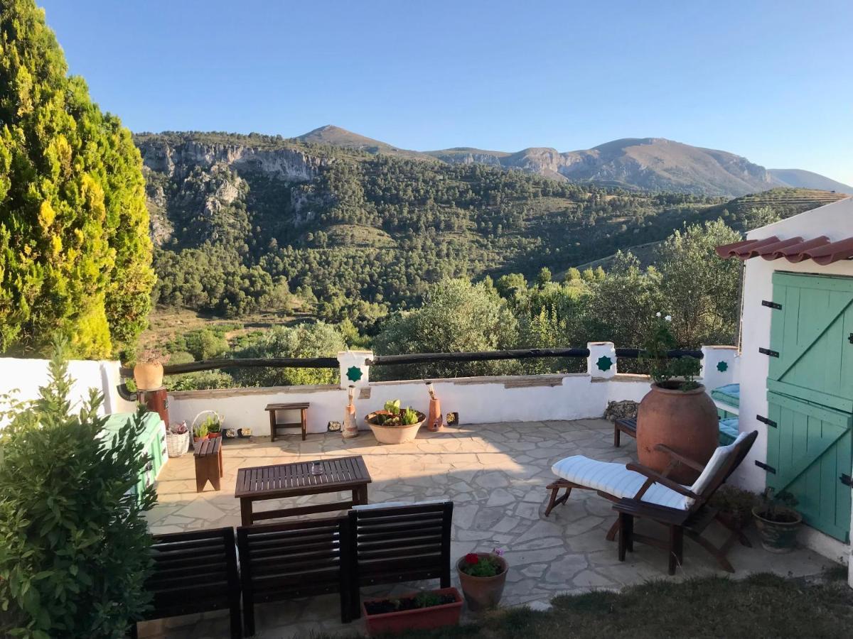 Al-Qandil Guest House Margarida Bagian luar foto