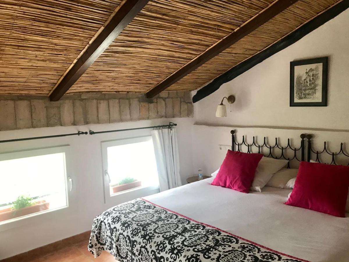 Al-Qandil Guest House Margarida Bagian luar foto