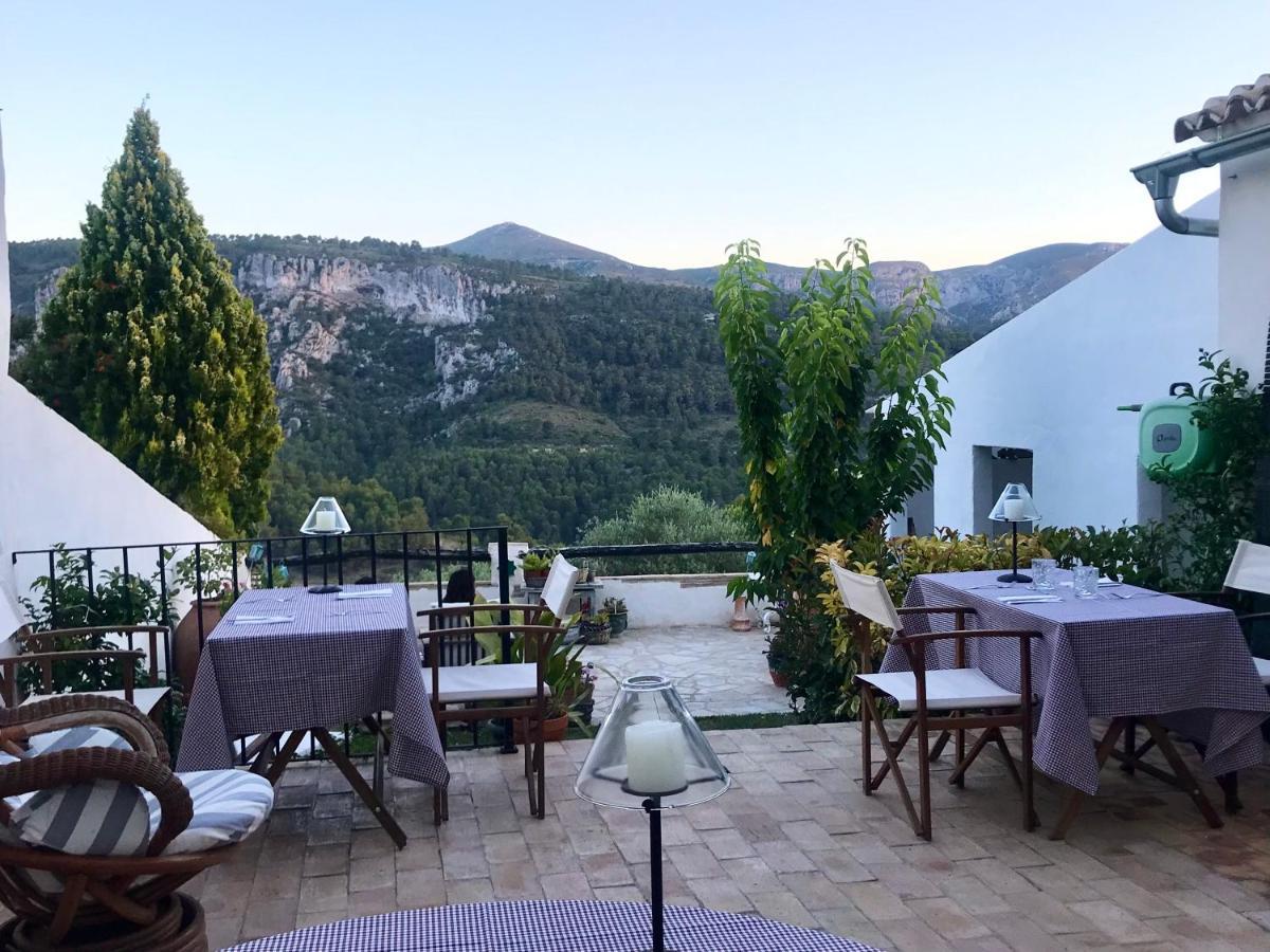 Al-Qandil Guest House Margarida Bagian luar foto