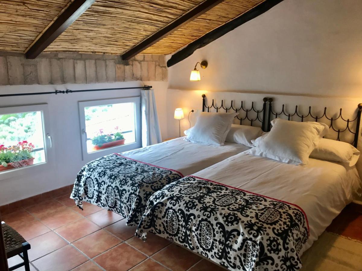 Al-Qandil Guest House Margarida Bagian luar foto